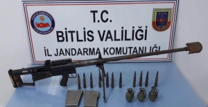 Bitlis'te keskin nişancı tüfeği ele geçirildi